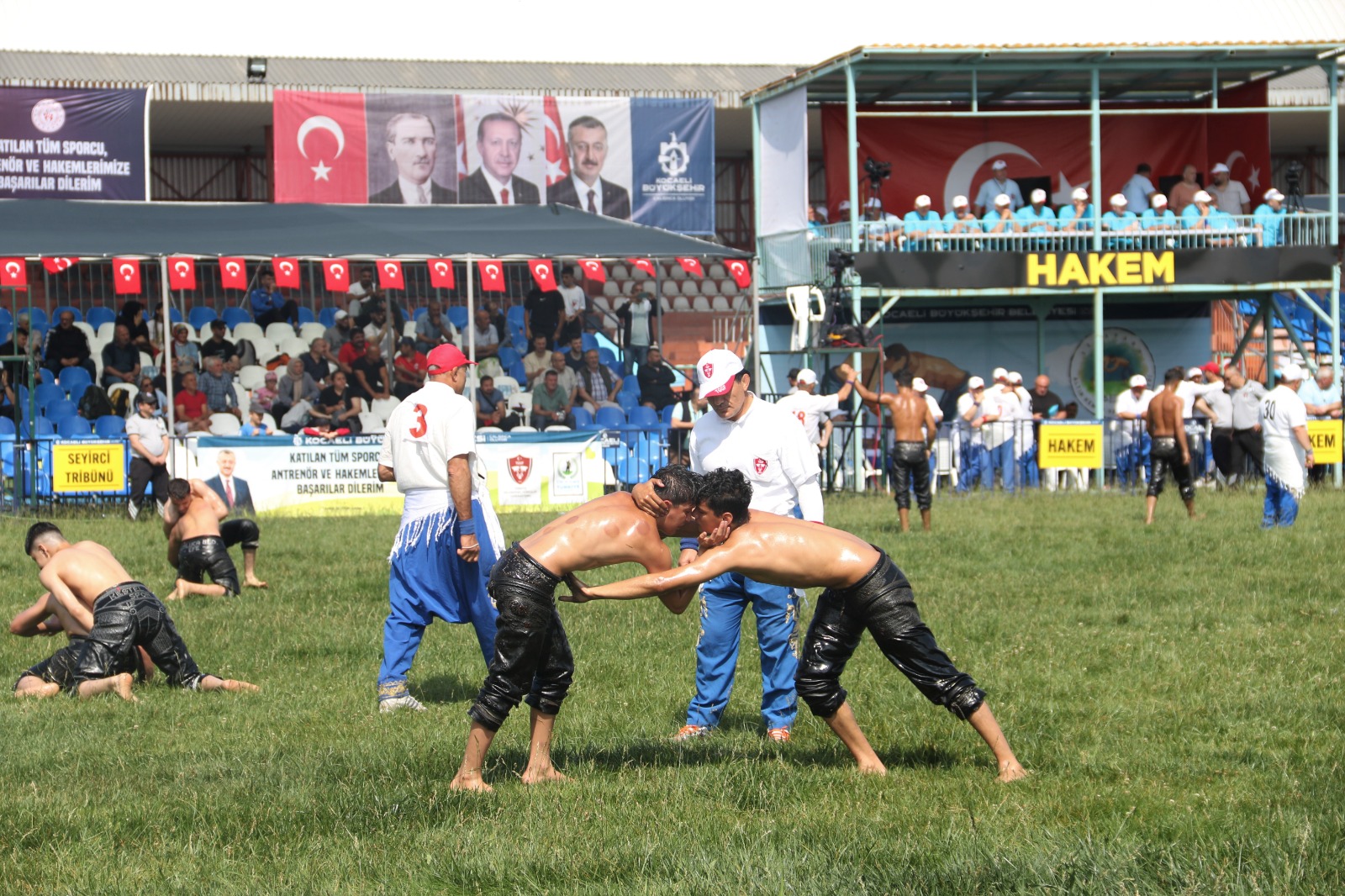15-sekapark-altinkemer-yagli-guresleri-basladi-17.jpeg