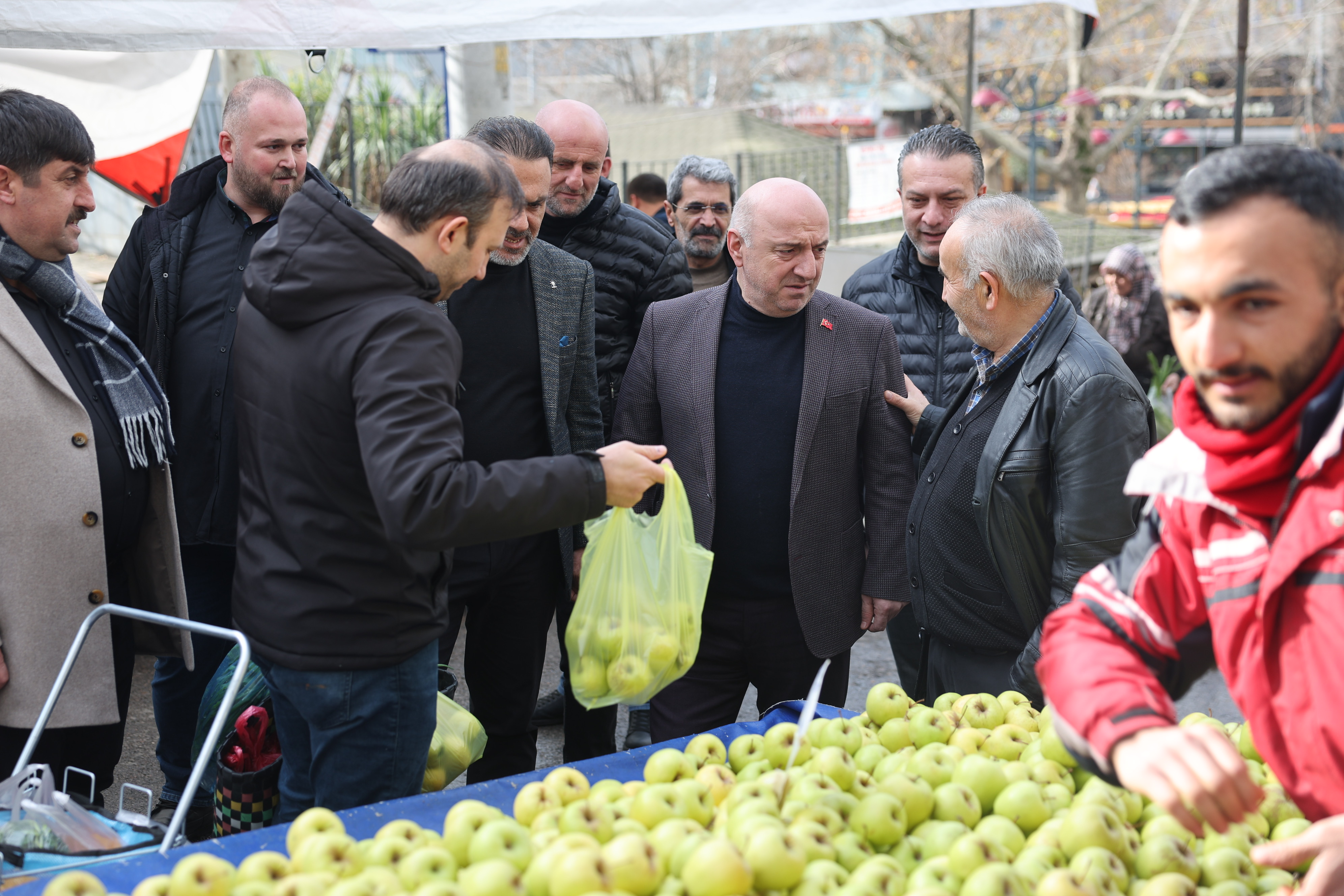 emek-mahallesi-kapali-pazari-aciliyor-2.jpg