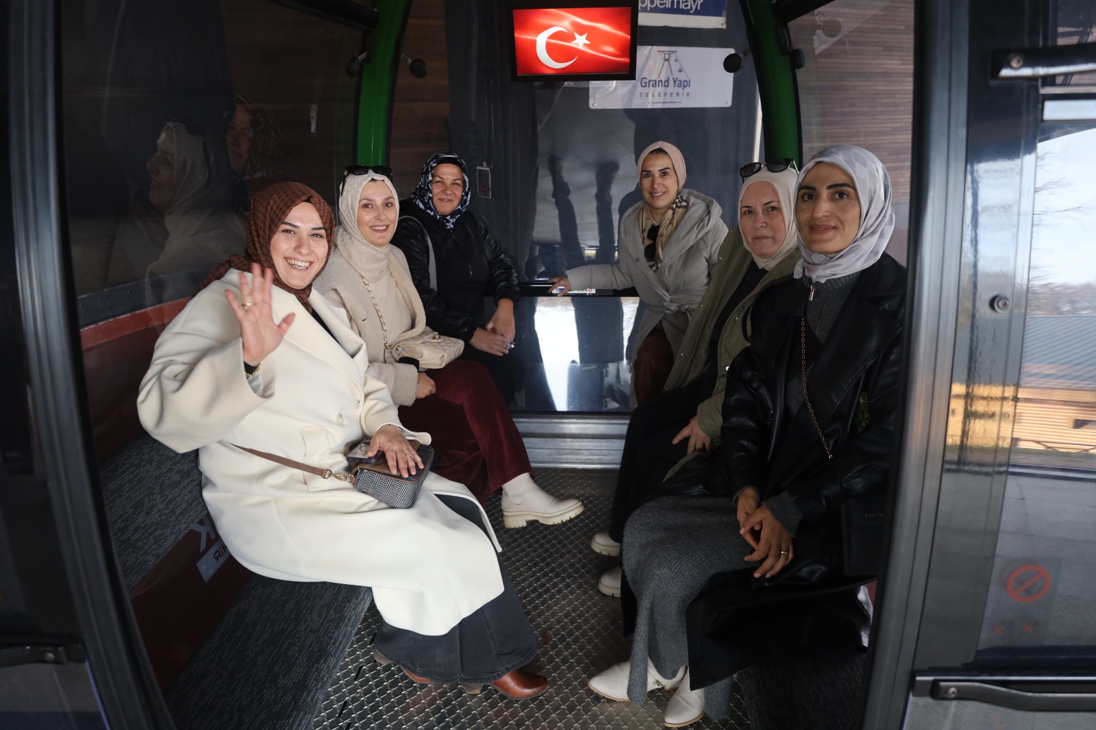 zirveye-yolculugun-en-keyifli-hali-kartepe-teleferikte-1.jpeg