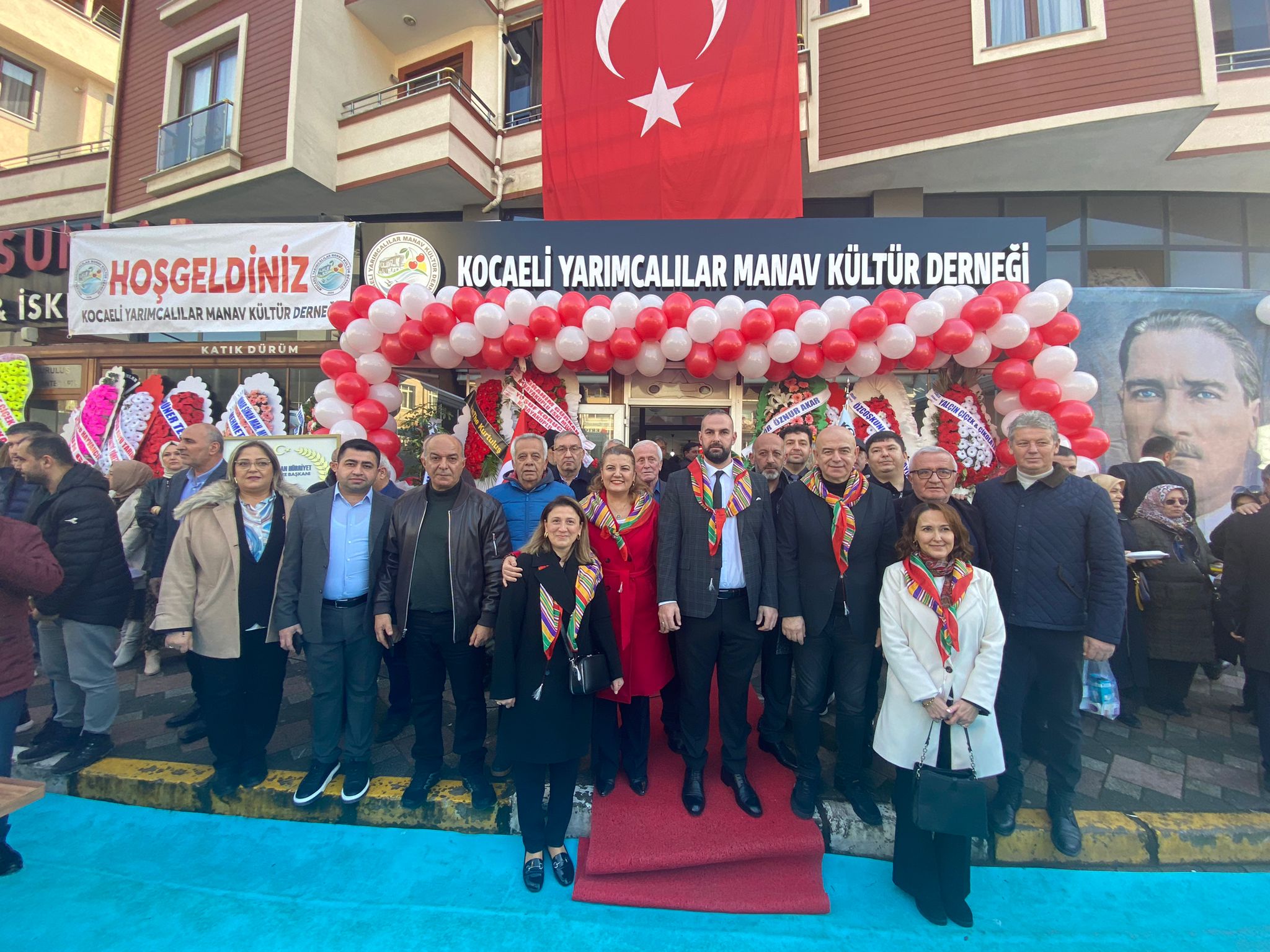 baskan-hurriyet-manav-hemserilerinin-acilis-heyecanina-ortak-oldu-2.jpeg