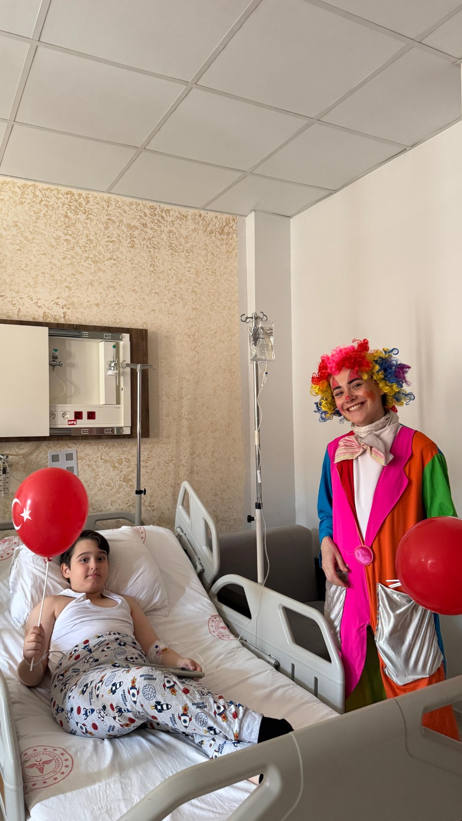 buyuksehir-23-nisanda-hastanedeki-cocuklari-unutmadi-5.jpg