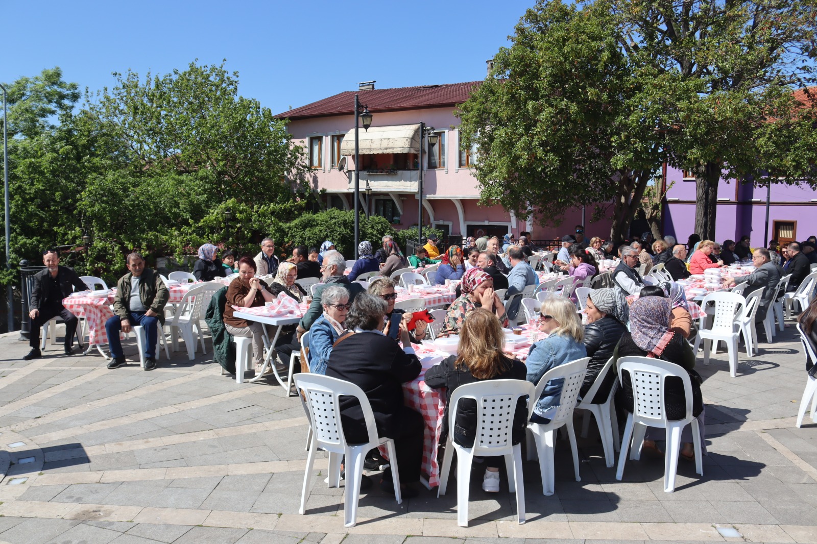 izmit-belediyesi-kapanca-sokak-festivali-icin-bolge-sakinleriyle-bulustu-2.jpeg