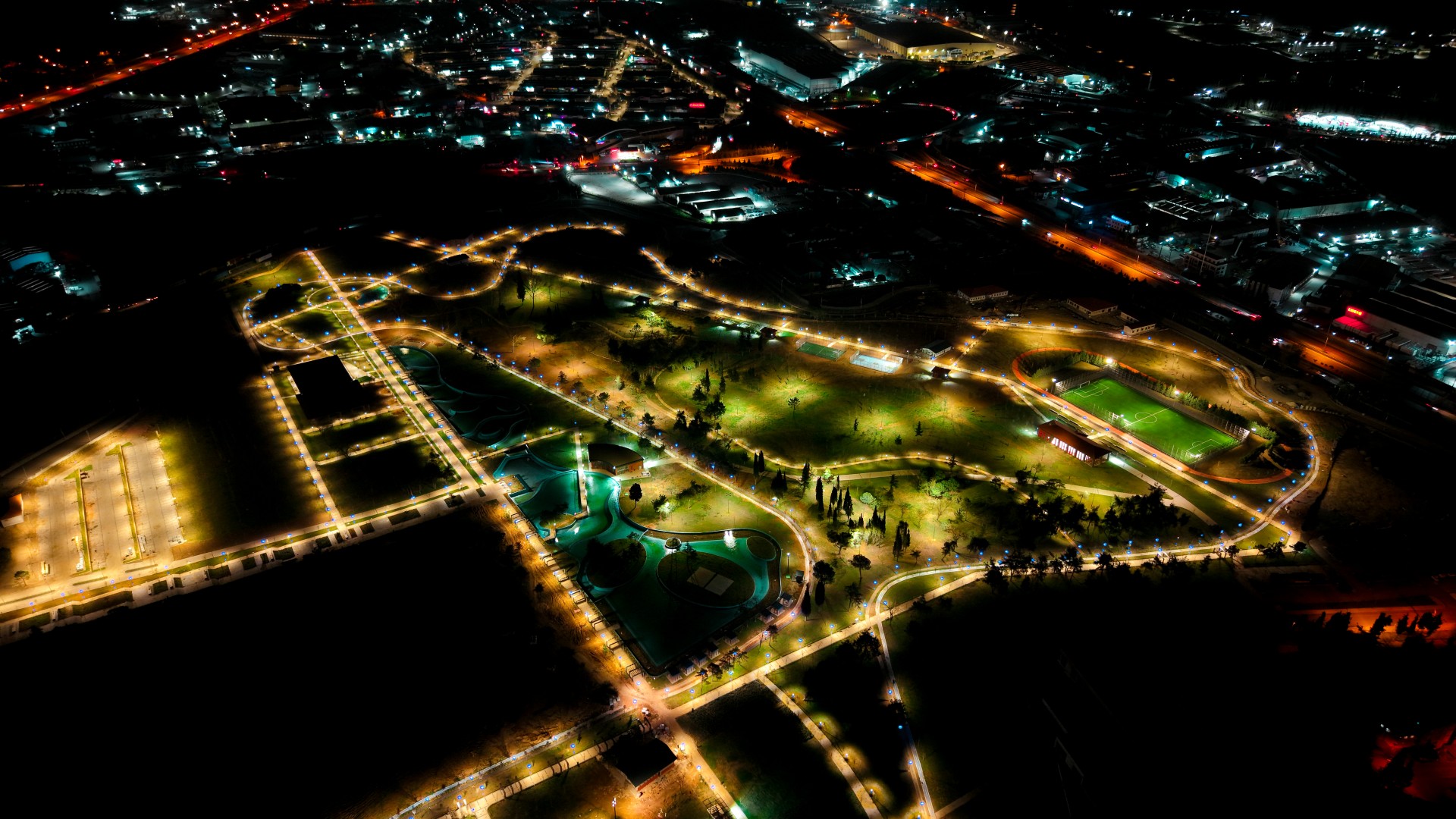 gebze-millet-bahcesi-gece-gorunumu-large.jpg