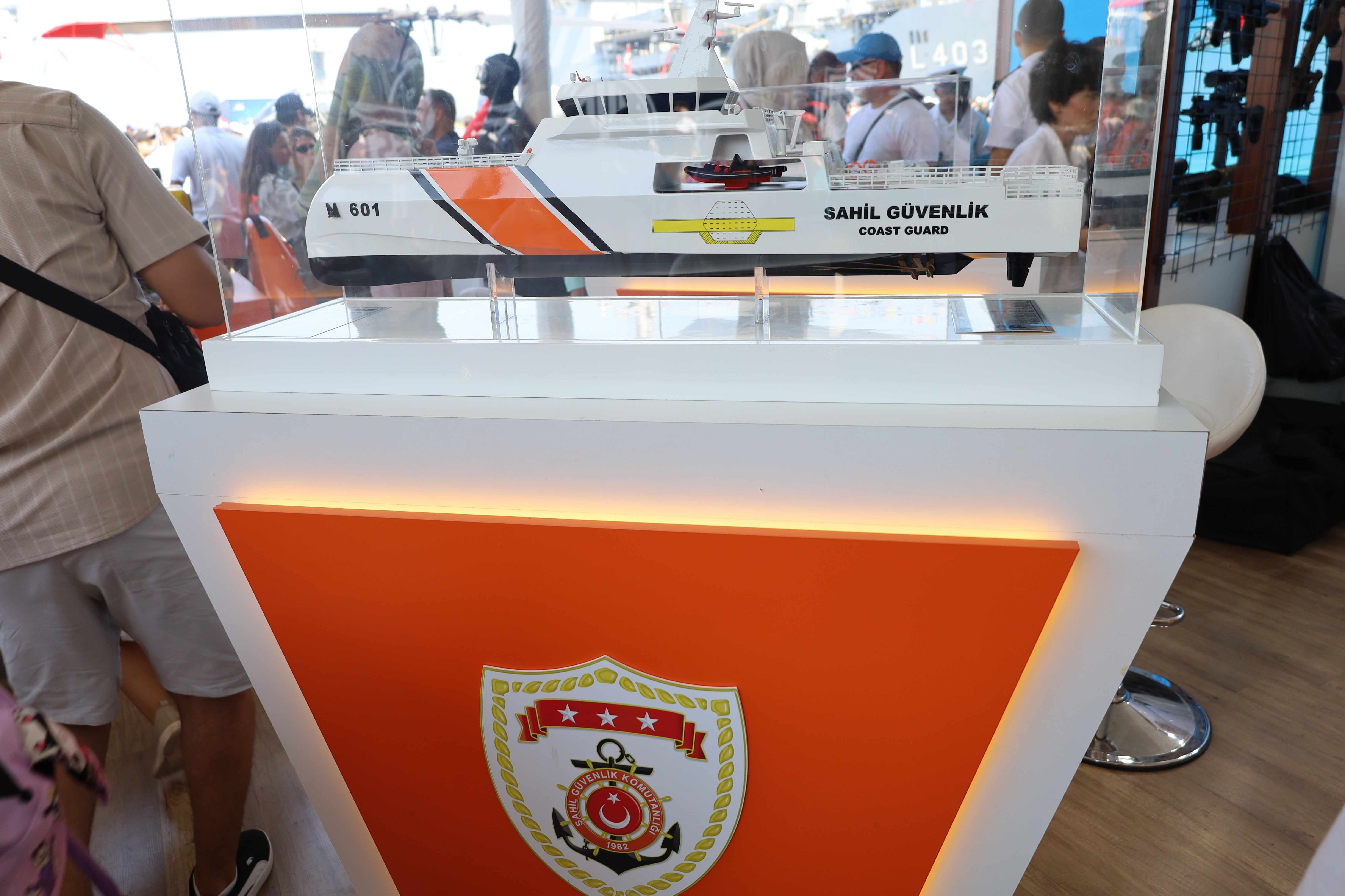 aw773338-07.jpg