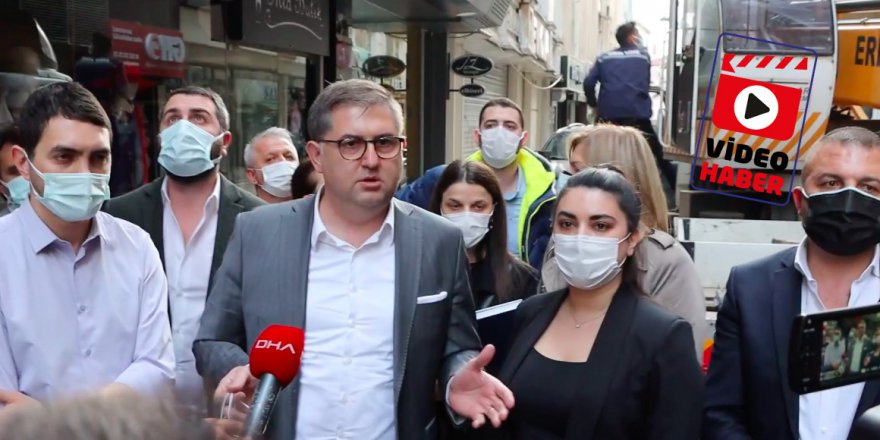 CHP afişlerin indirilmesini Alkışlarla protesto etti
