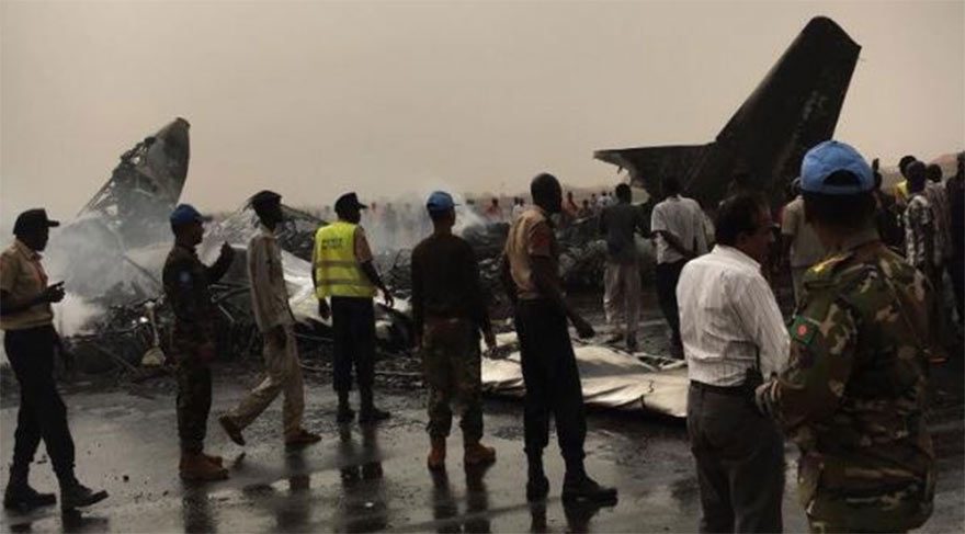 Sudan'da Yolcu Uçağı Düştü